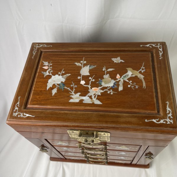 China's ancient natural rosewood drawer box hand carved with exquisite pattern,can be collected and used