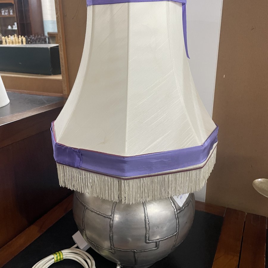 Table lamp